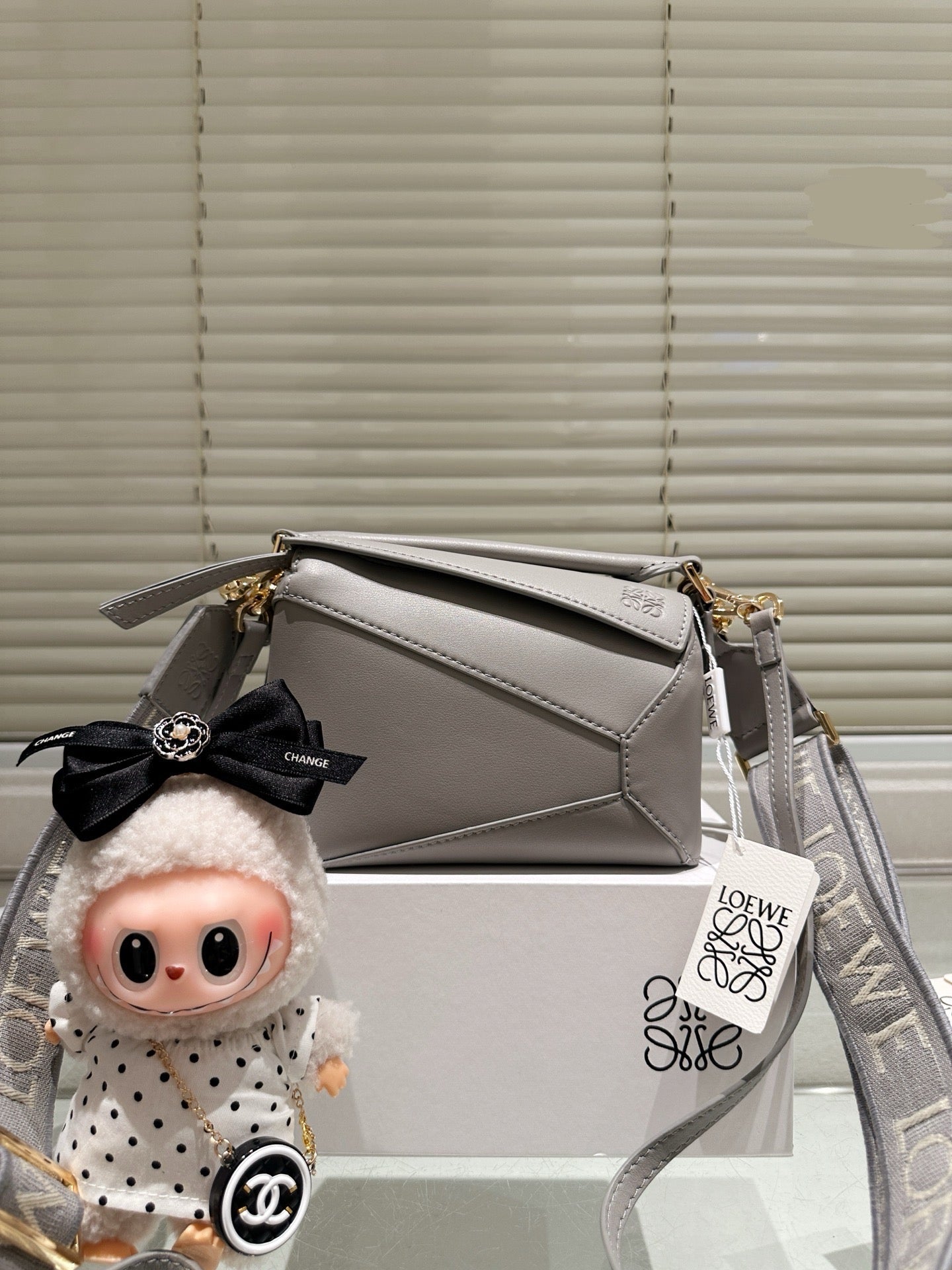 Lo*we Crossbody Bag ( 4 Colours )