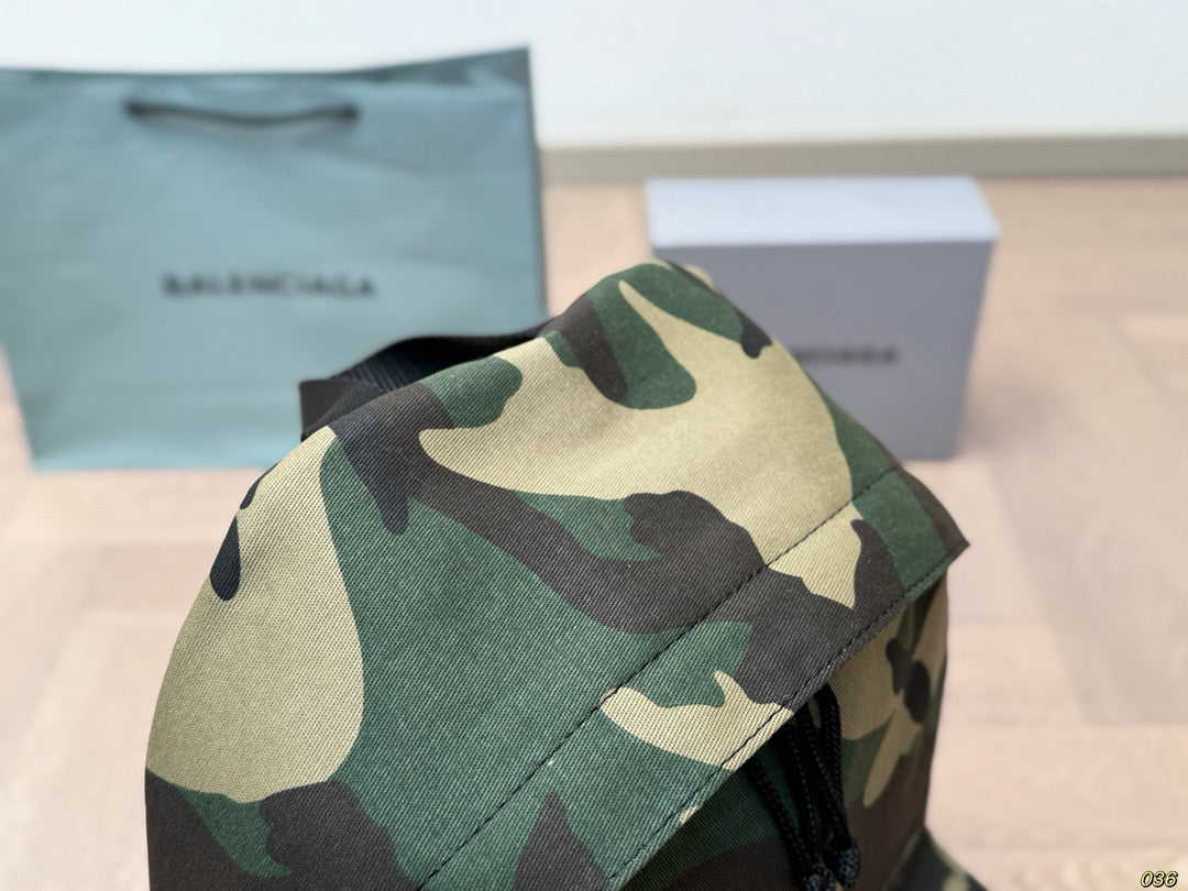 Balenc*aga Bagpack