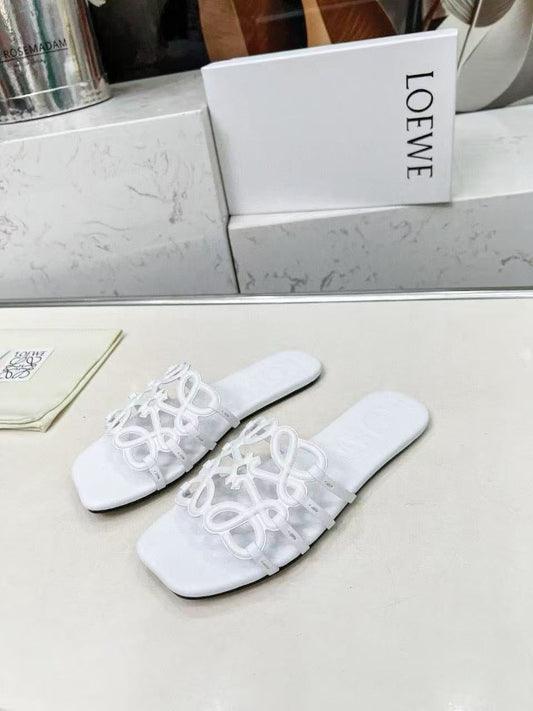 Lo*we Slipper
