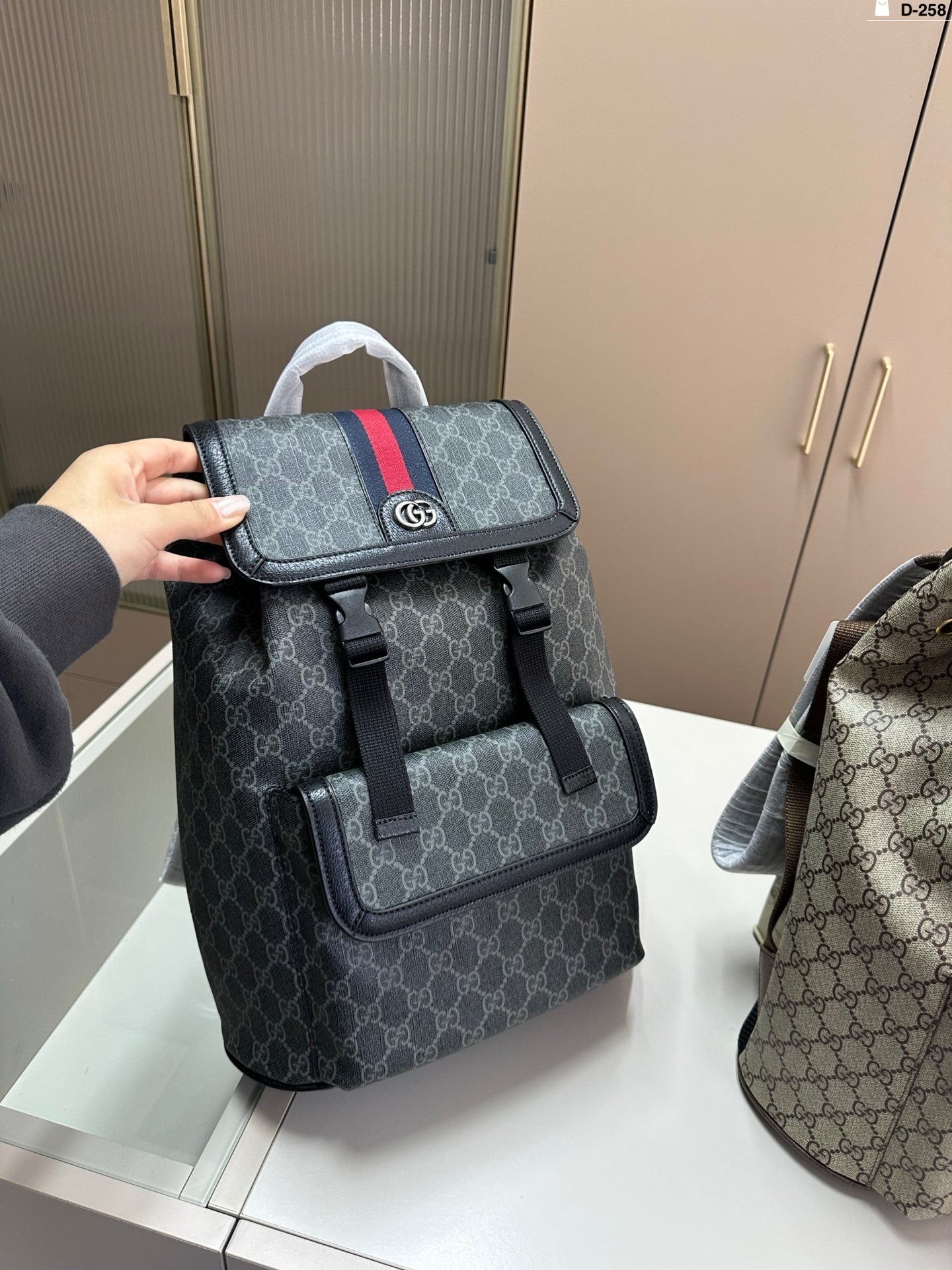GG Brand Bagpack