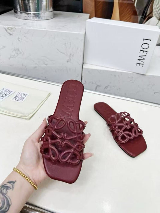 Lo*we Slipper